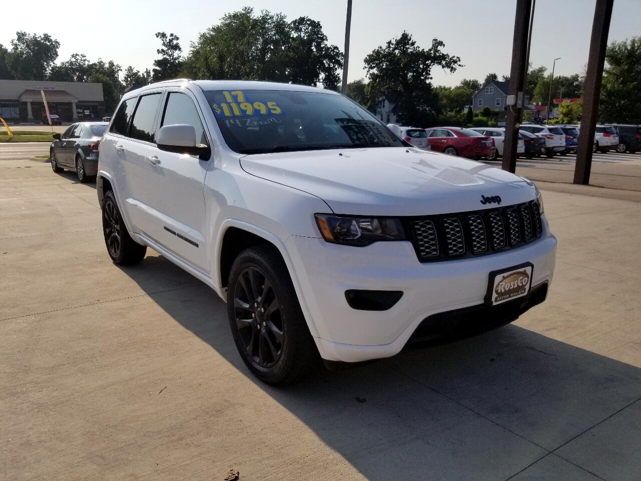 2017 Jeep Grand Cherokee Laredo photo 3