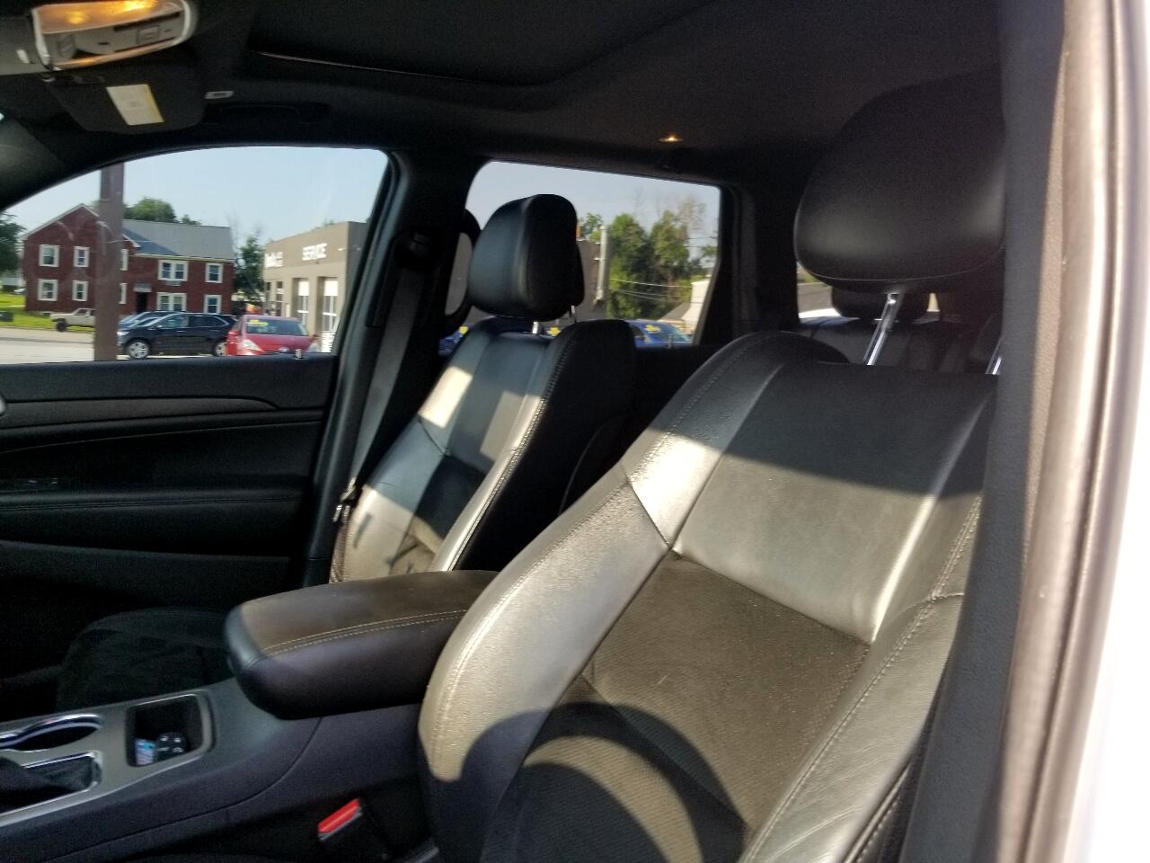 2017 Jeep Grand Cherokee Laredo photo 16