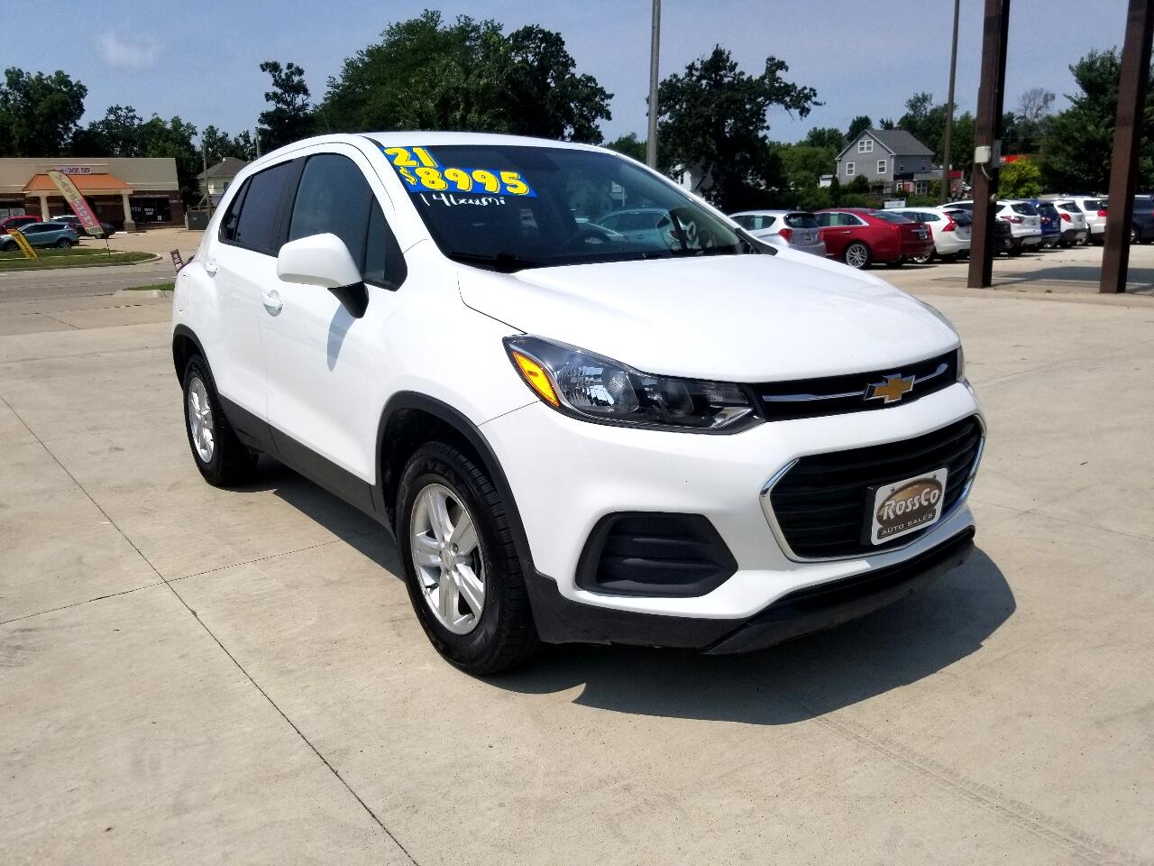 2021 Chevrolet Trax LS photo 3