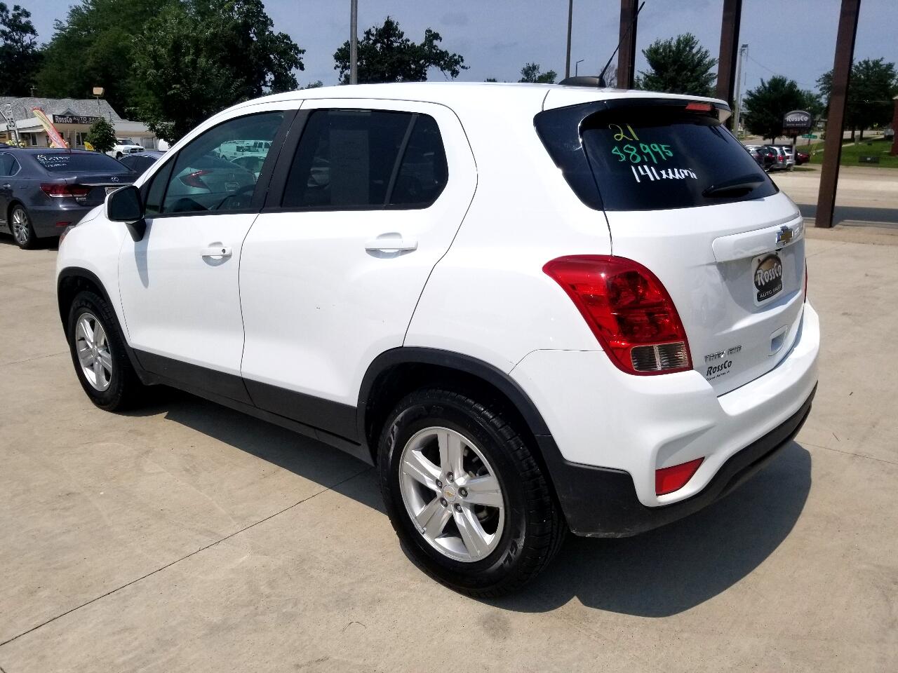 2021 Chevrolet Trax LS photo 4