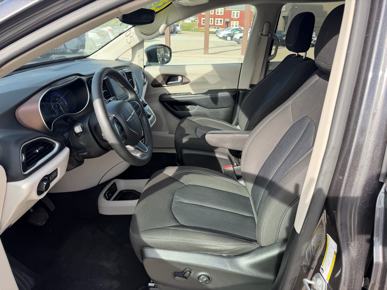 Chrysler Voyager LX 2023 Chrysler Voyager LX 2023