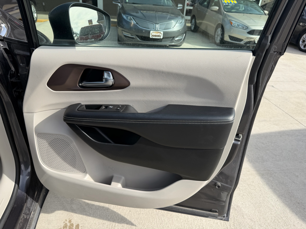 Chrysler Voyager LX 2023 Chrysler Voyager LX 2023