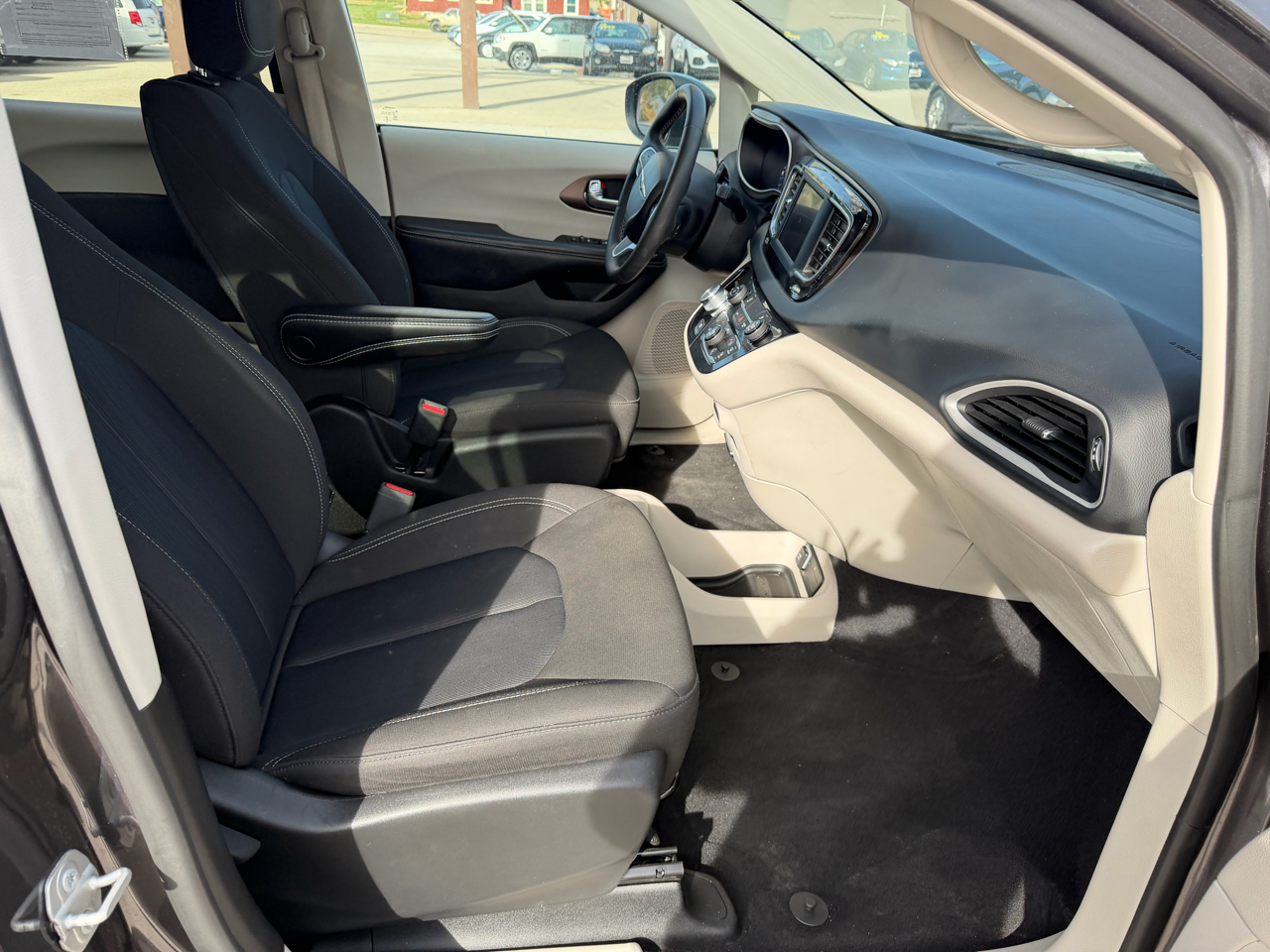 Chrysler Voyager LX 2023 Chrysler Voyager LX 2023