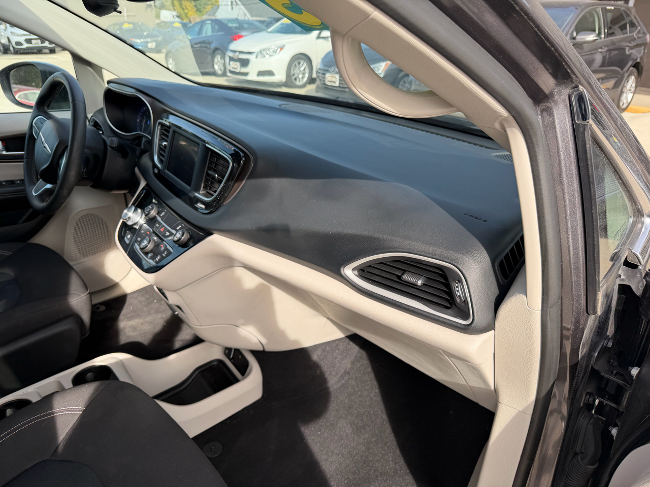 Chrysler Voyager LX 2023 Chrysler Voyager LX 2023