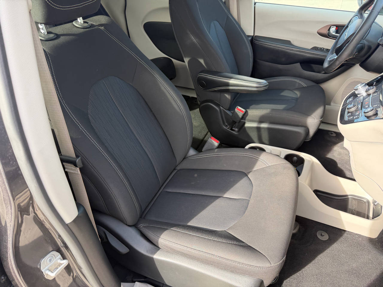 Chrysler Voyager LX 2023 Chrysler Voyager LX 2023