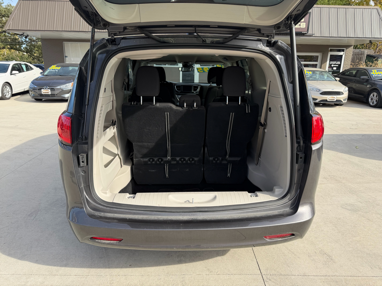 Chrysler Voyager LX 2023 Chrysler Voyager LX 2023