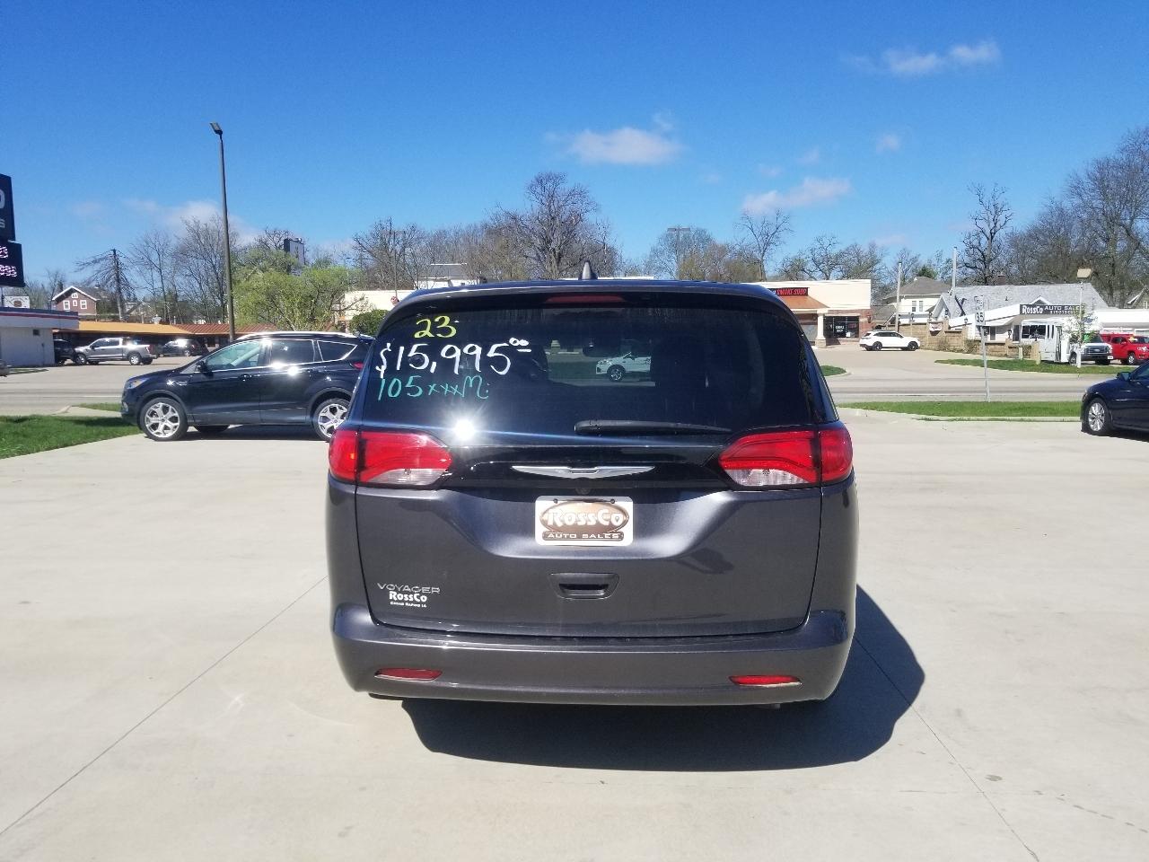 Chrysler Voyager LX FWD 2023