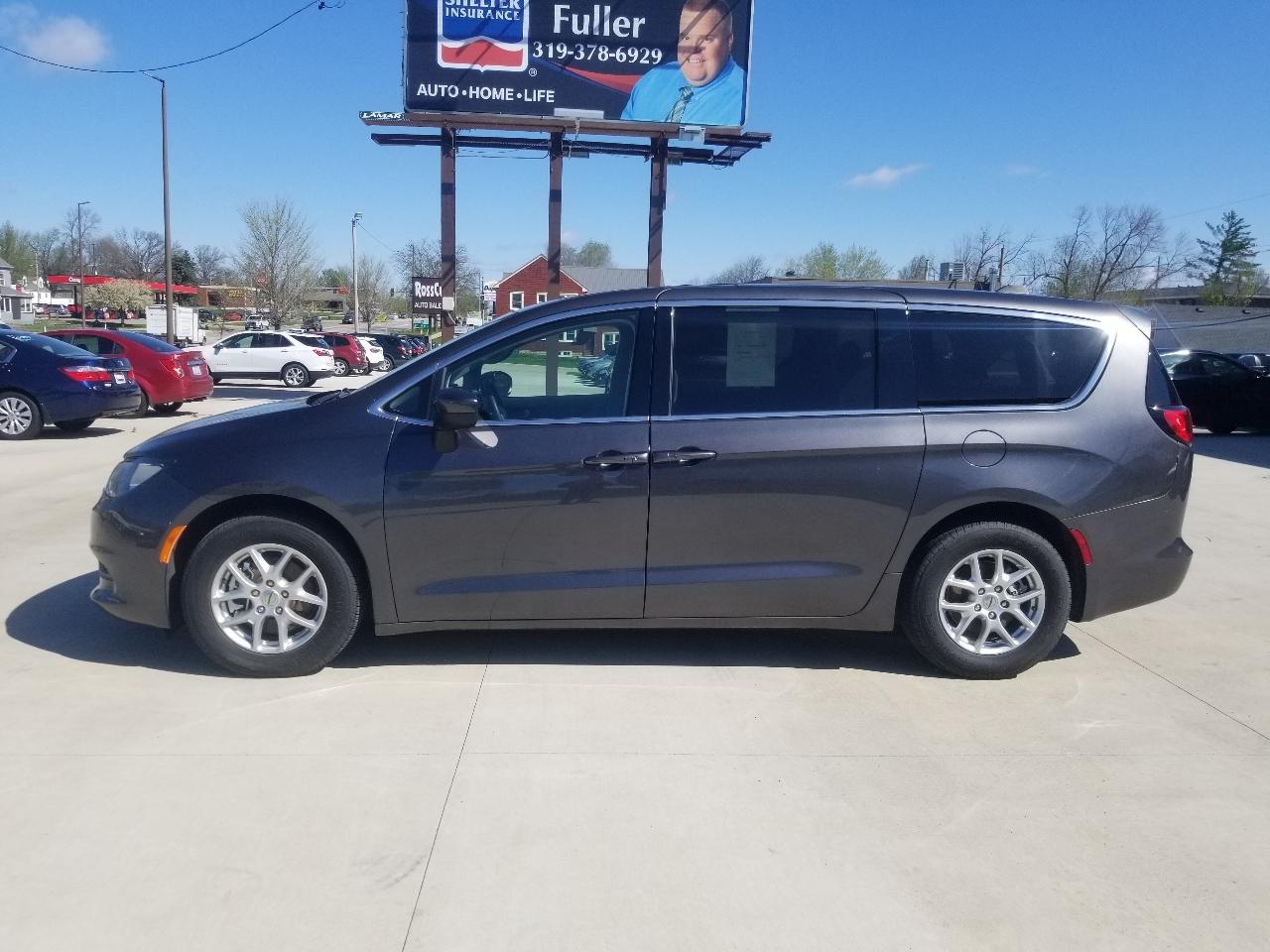 Chrysler Voyager LX FWD 2023