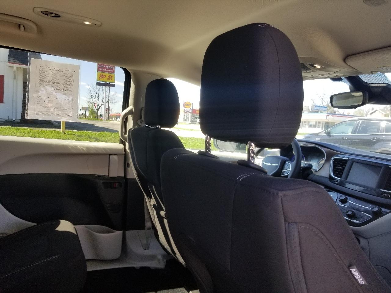 Chrysler Voyager LX FWD 2023