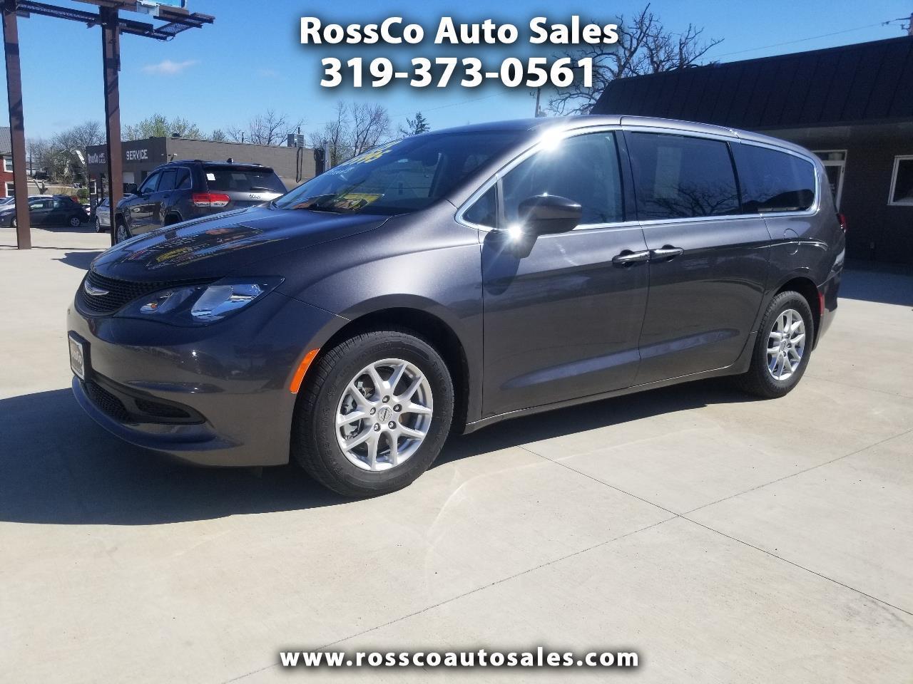 2023 Chrysler Voyager