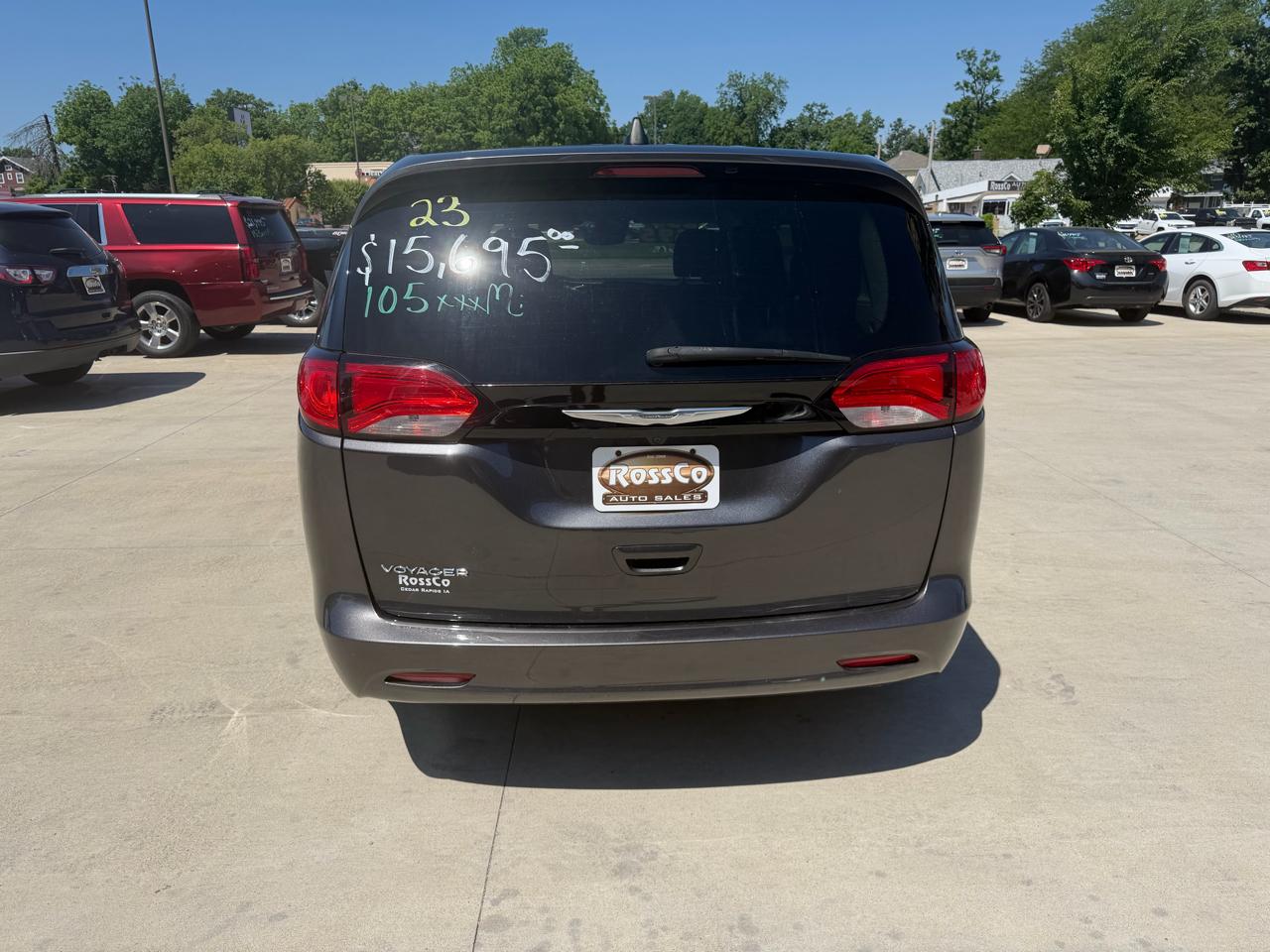 Chrysler Voyager LX FWD 2023