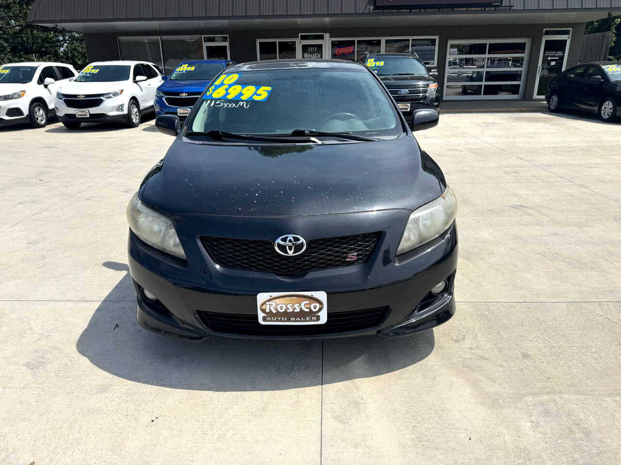 2010 Toyota Corolla photo 2