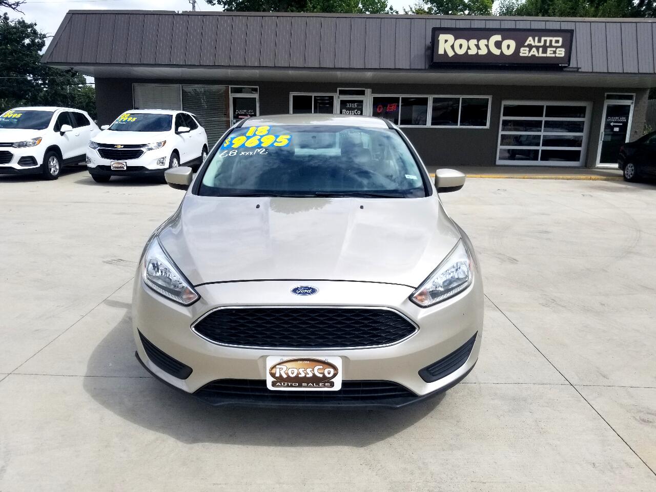 2018 Ford Focus Sedan photo 2