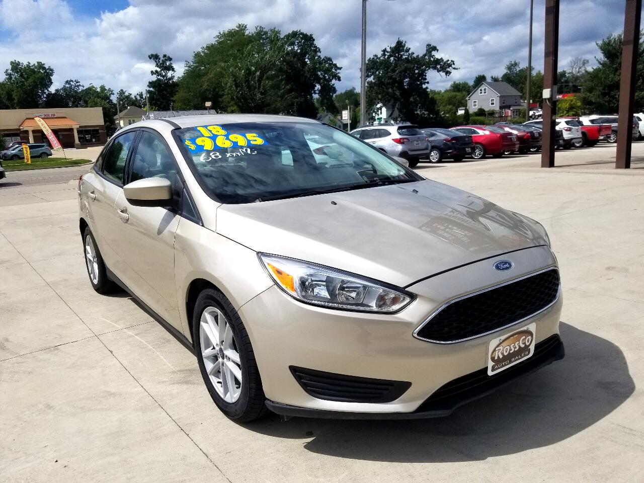 2018 Ford Focus Sedan photo 3