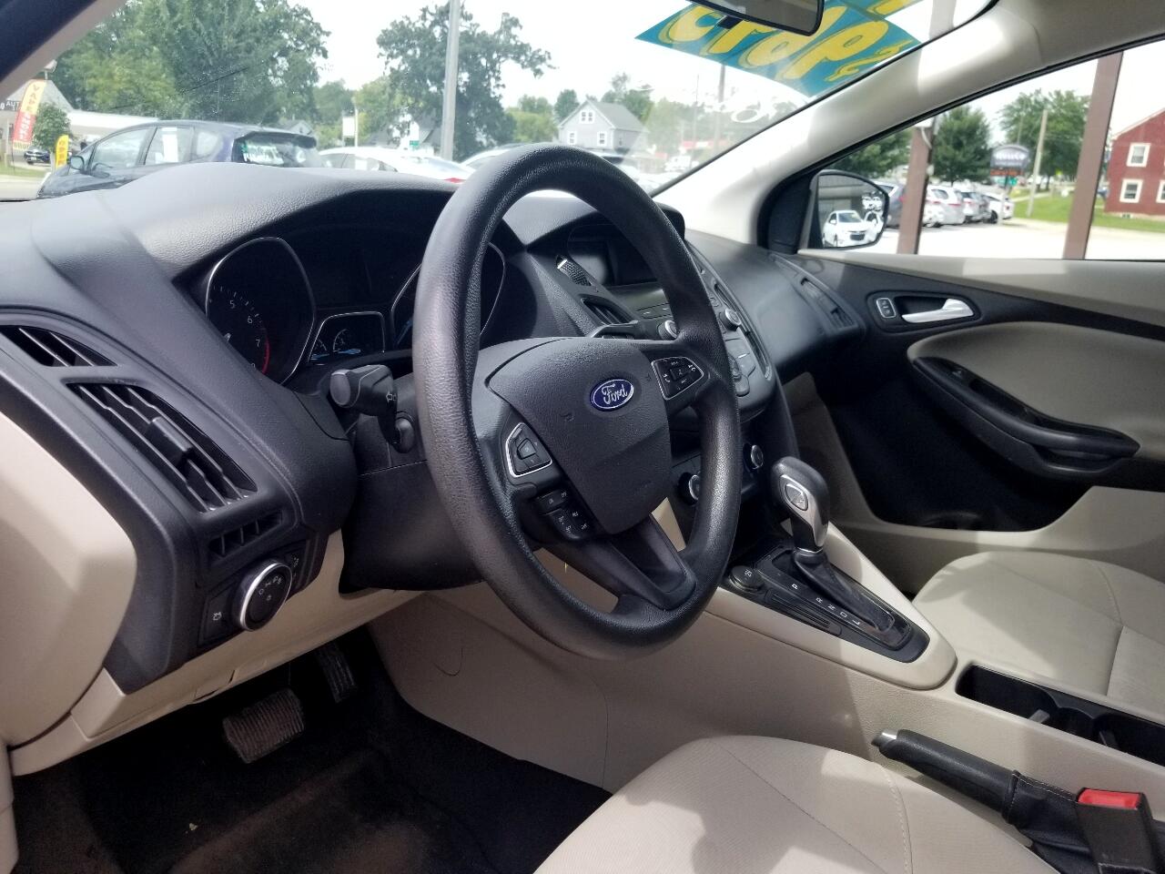 2018 Ford Focus Sedan photo 9