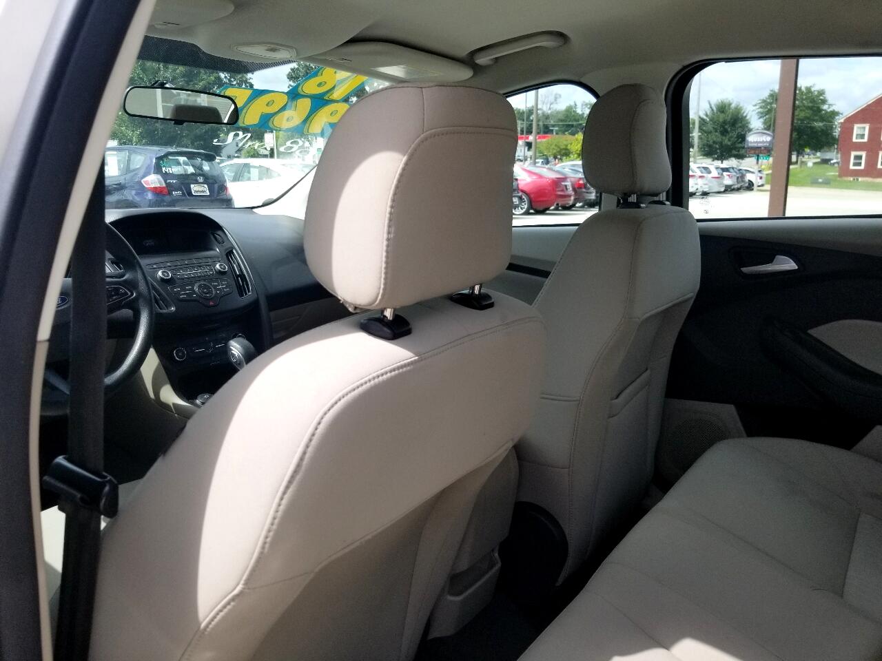 2018 Ford Focus Sedan photo 12