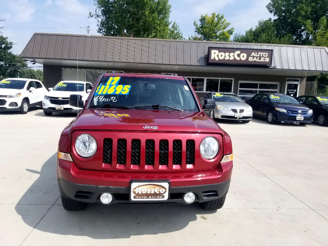 2017 Jeep Patriot Latitude photo 2