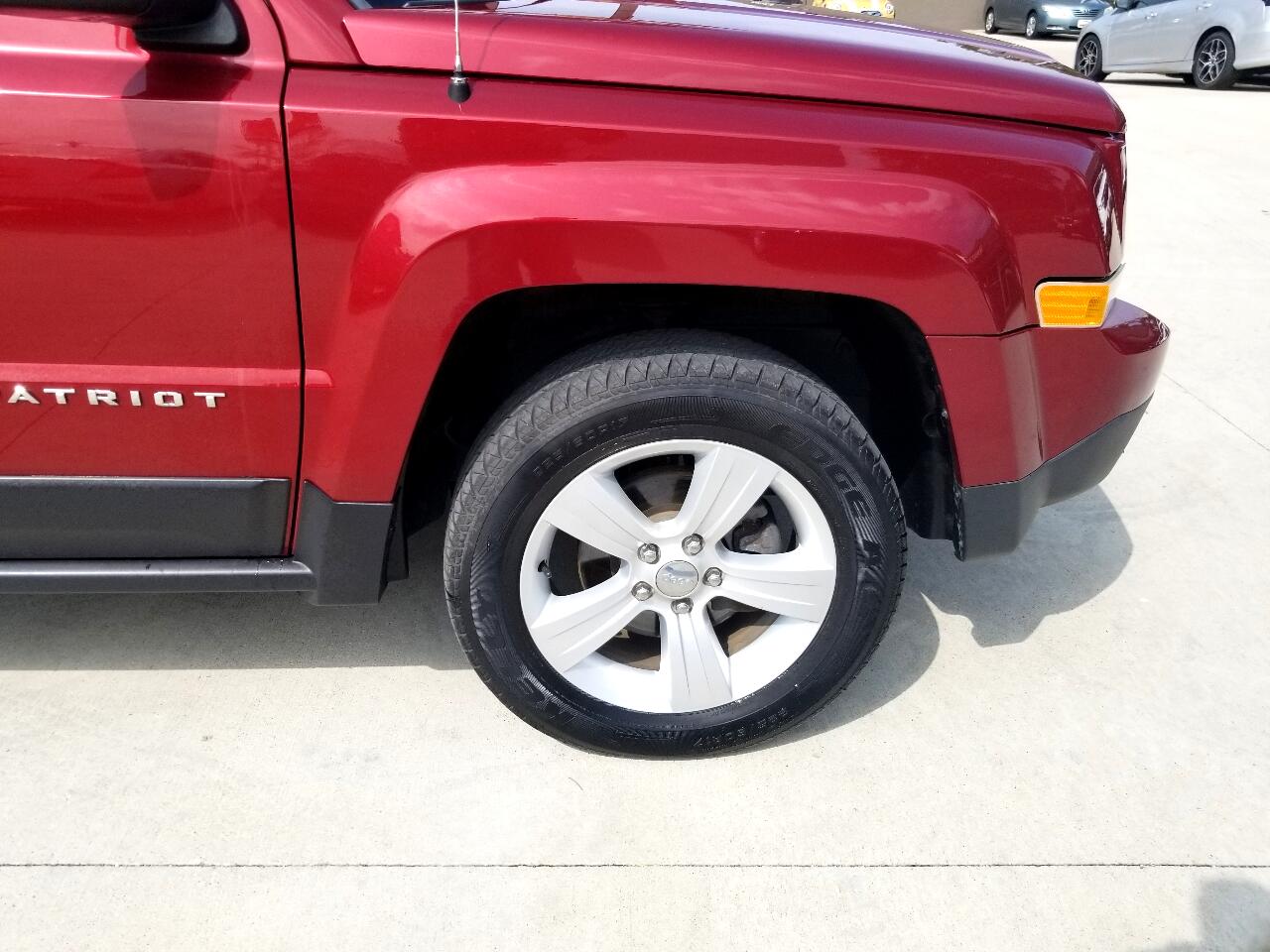 2017 Jeep Patriot Latitude photo 10