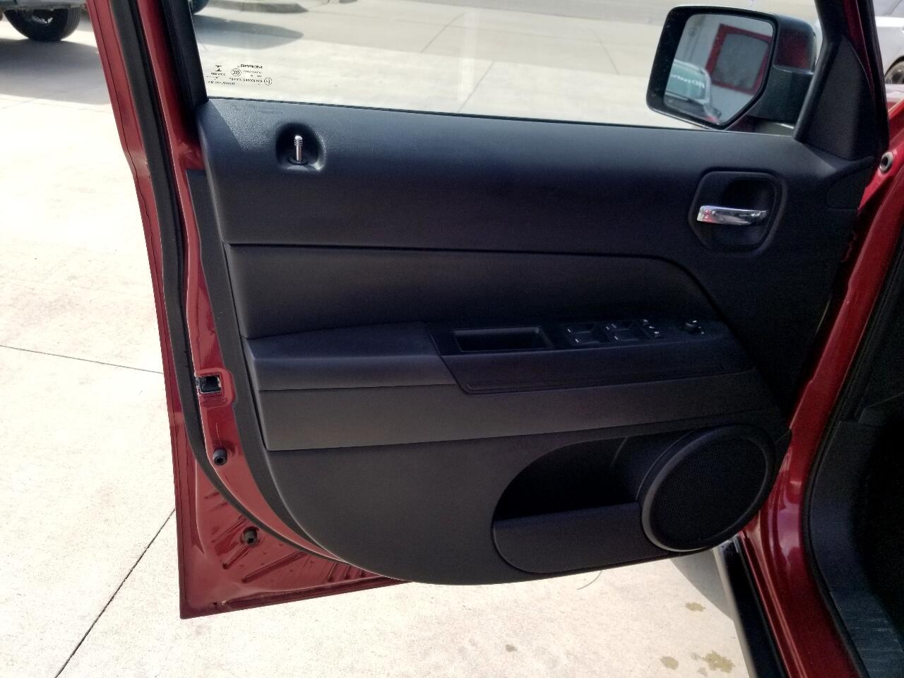 2017 Jeep Patriot Latitude photo 11