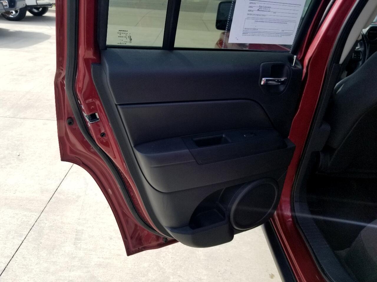 2017 Jeep Patriot Latitude photo 15