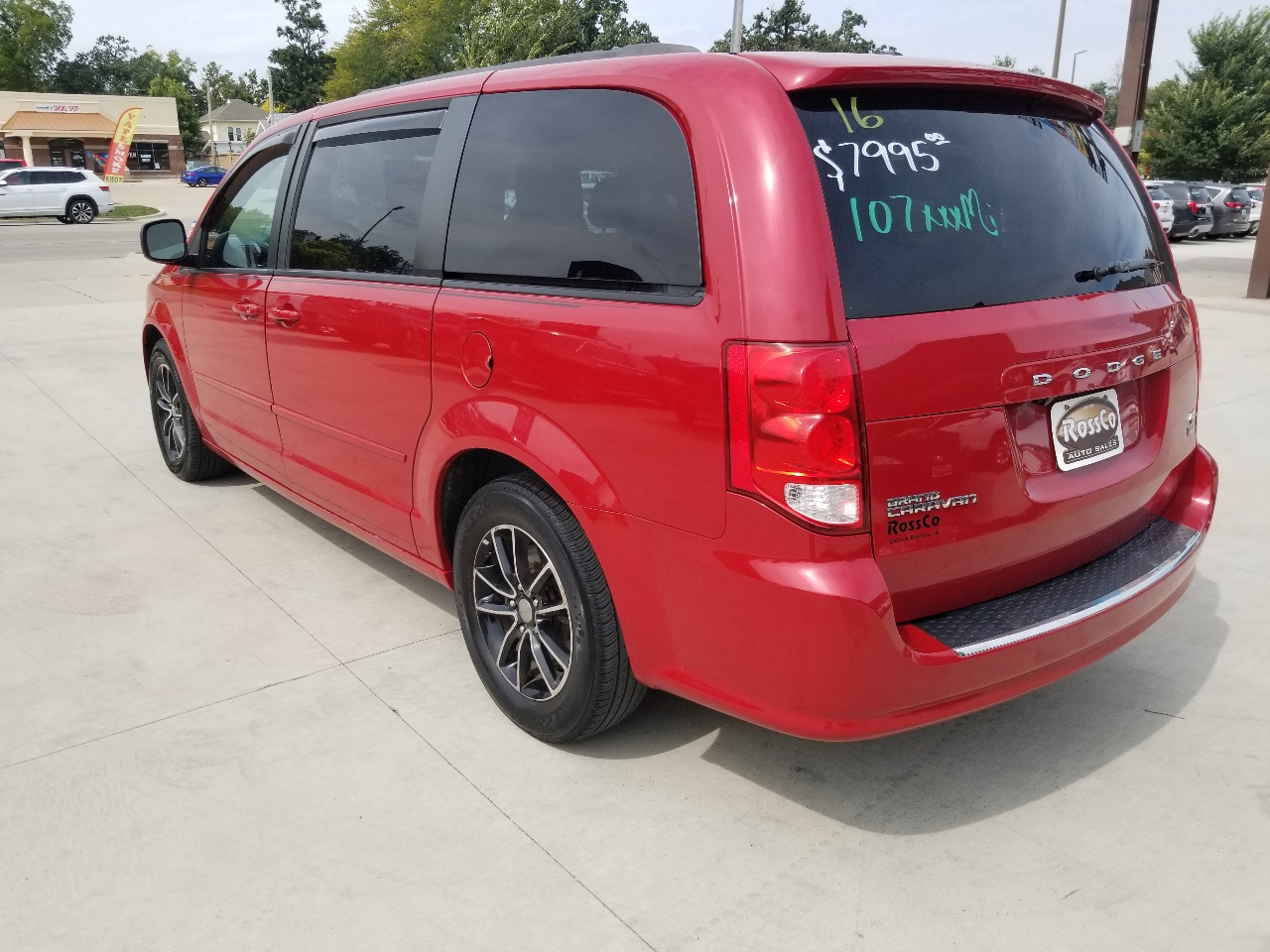 2016 Dodge Grand Caravan R/T photo 3