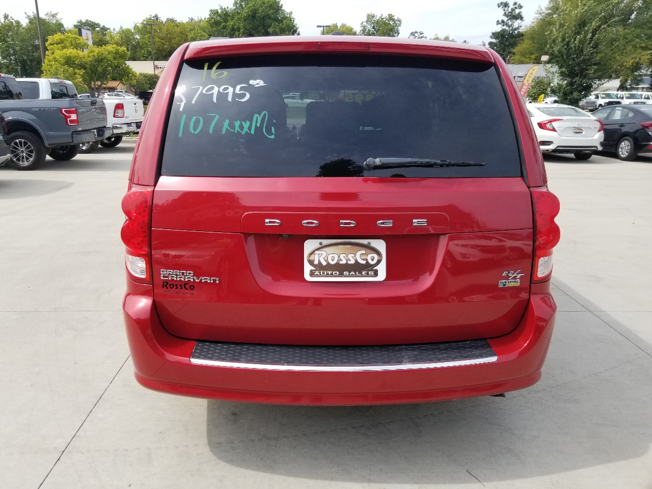 2016 Dodge Grand Caravan R/T photo 4