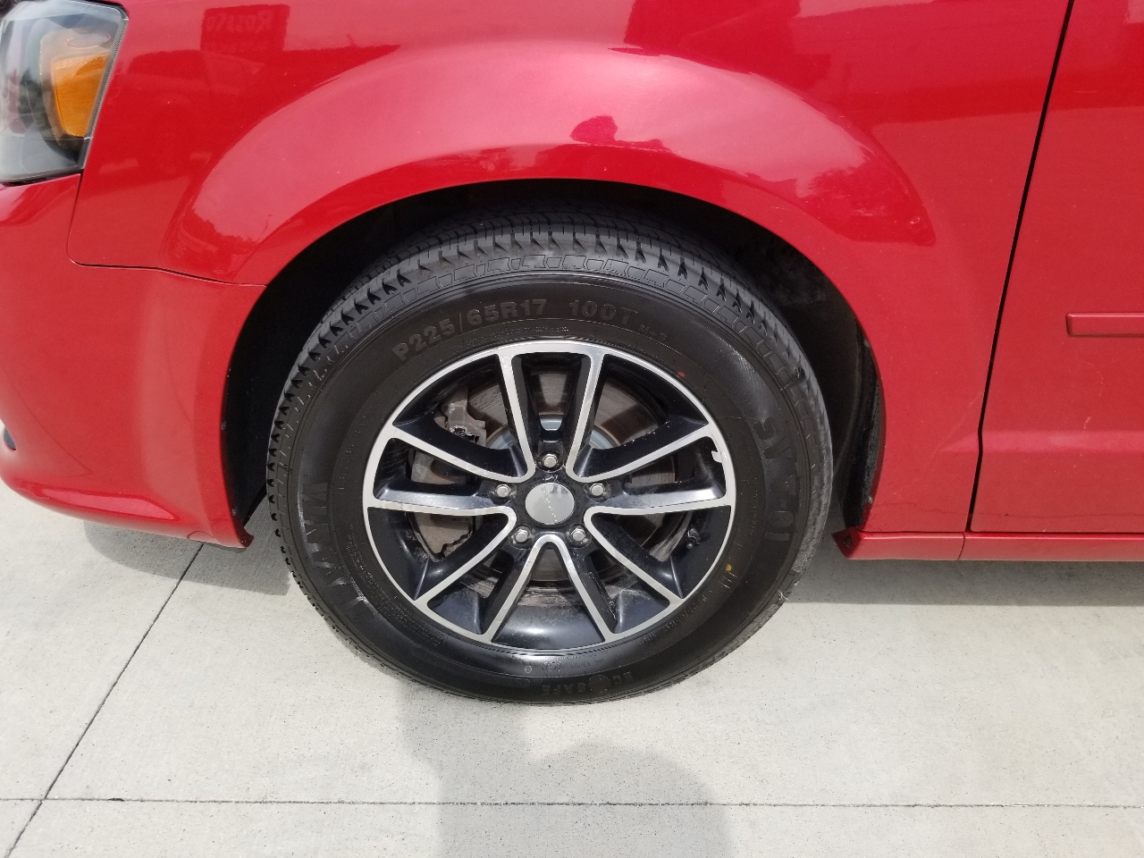 2016 Dodge Grand Caravan R/T photo 8