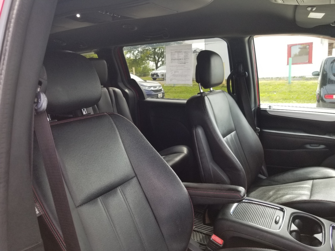 2016 Dodge Grand Caravan R/T photo 17