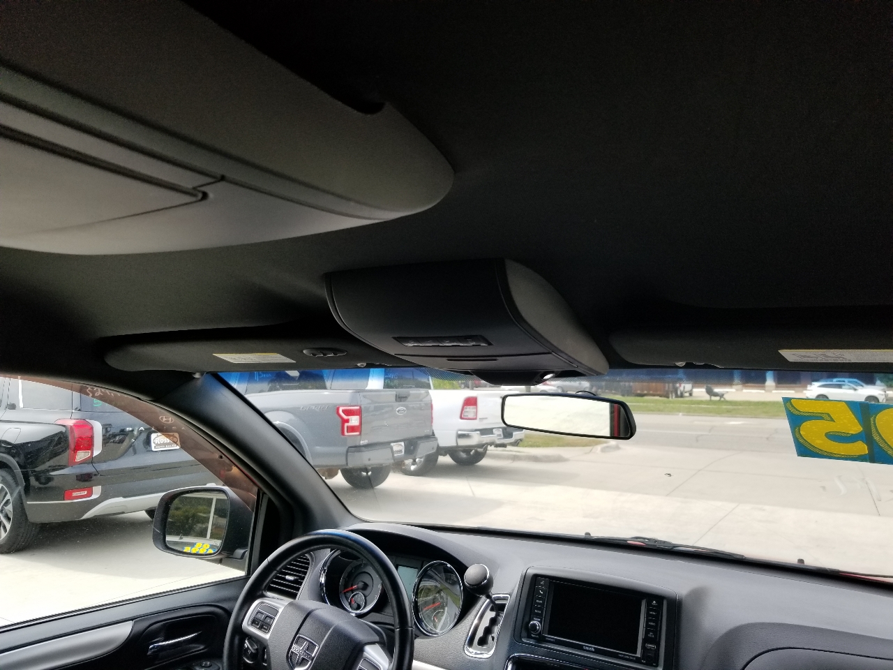 2016 Dodge Grand Caravan R/T photo 27