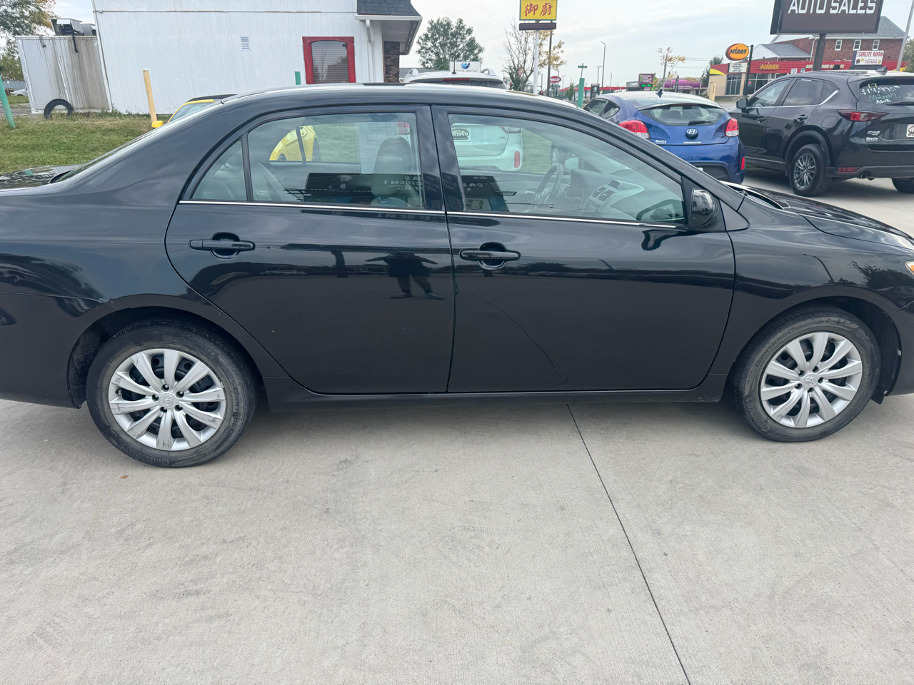 2013 Toyota Corolla LE photo 8