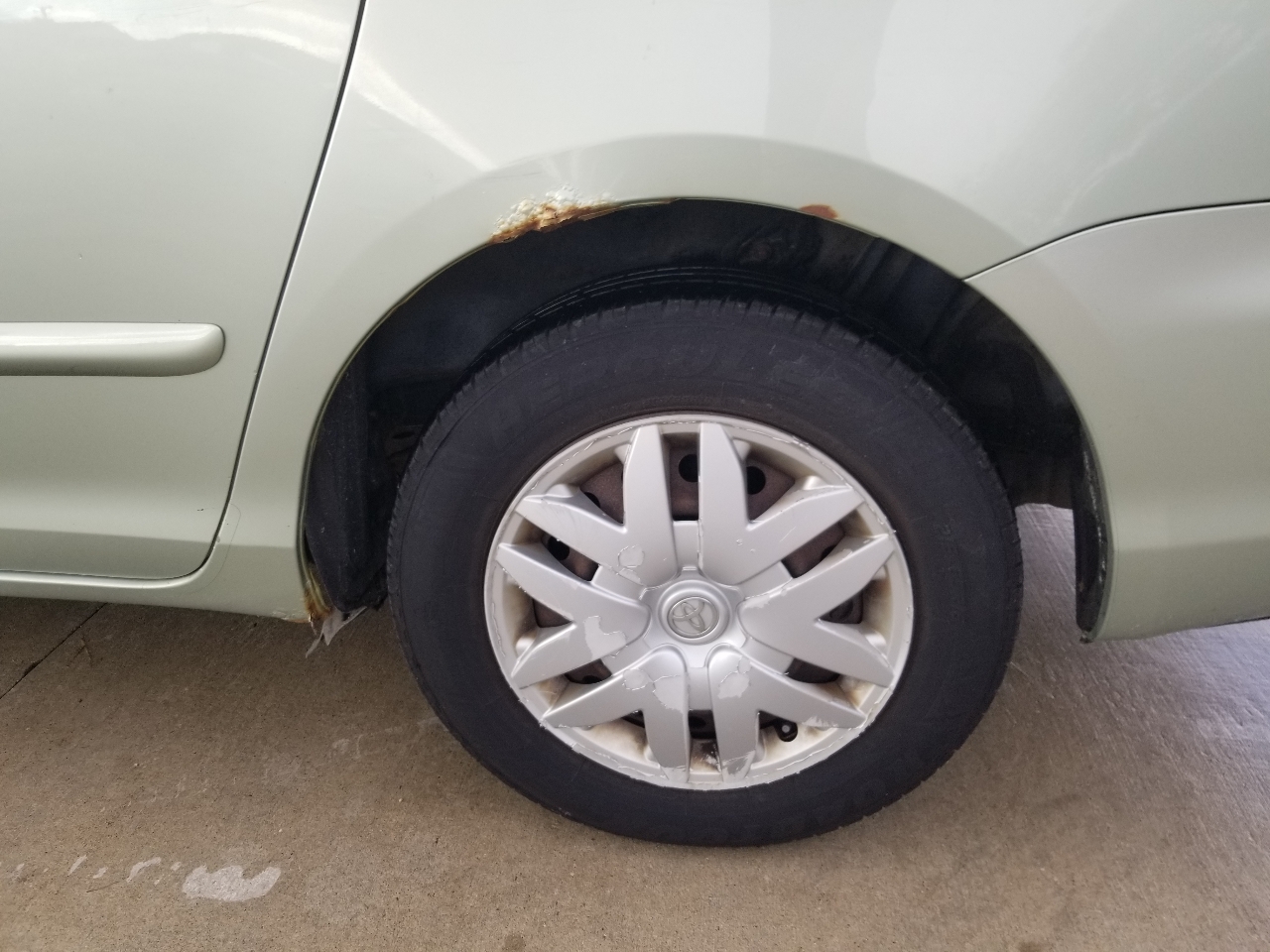 2010 Toyota Sienna LE photo 10