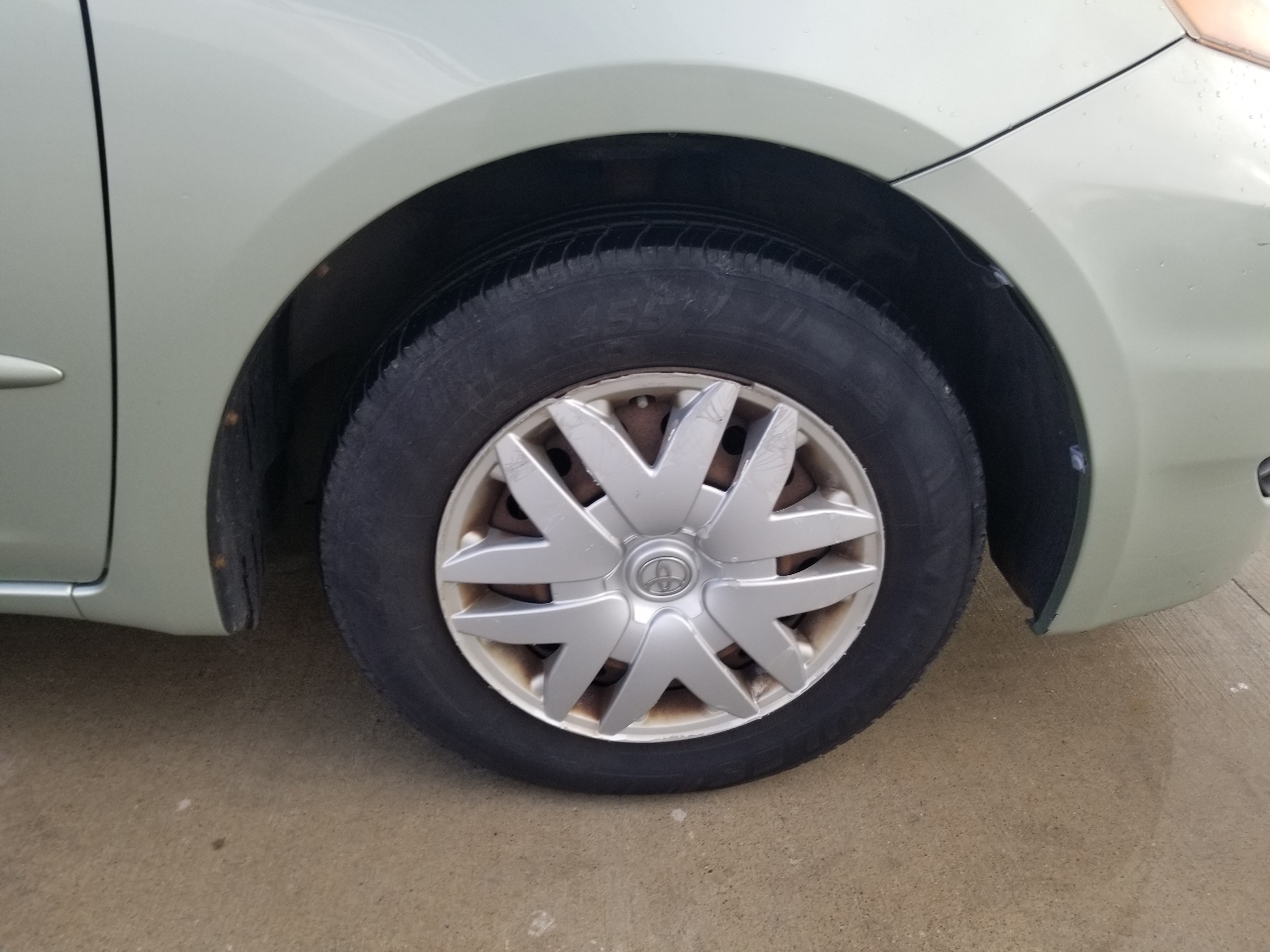 2010 Toyota Sienna LE photo 12