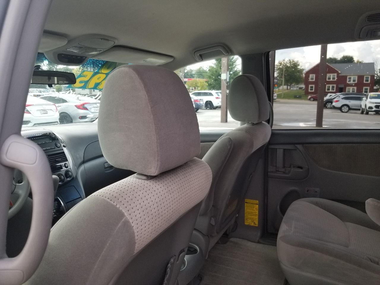 2010 Toyota Sienna LE photo 16