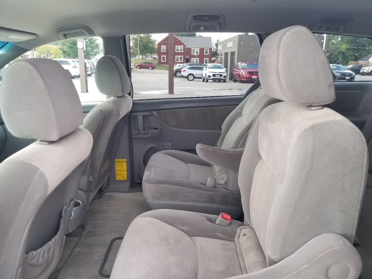 2010 Toyota Sienna LE photo 17
