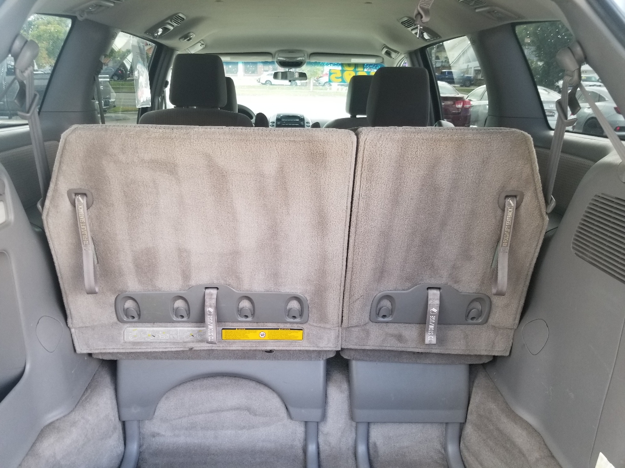 2010 Toyota Sienna LE photo 19