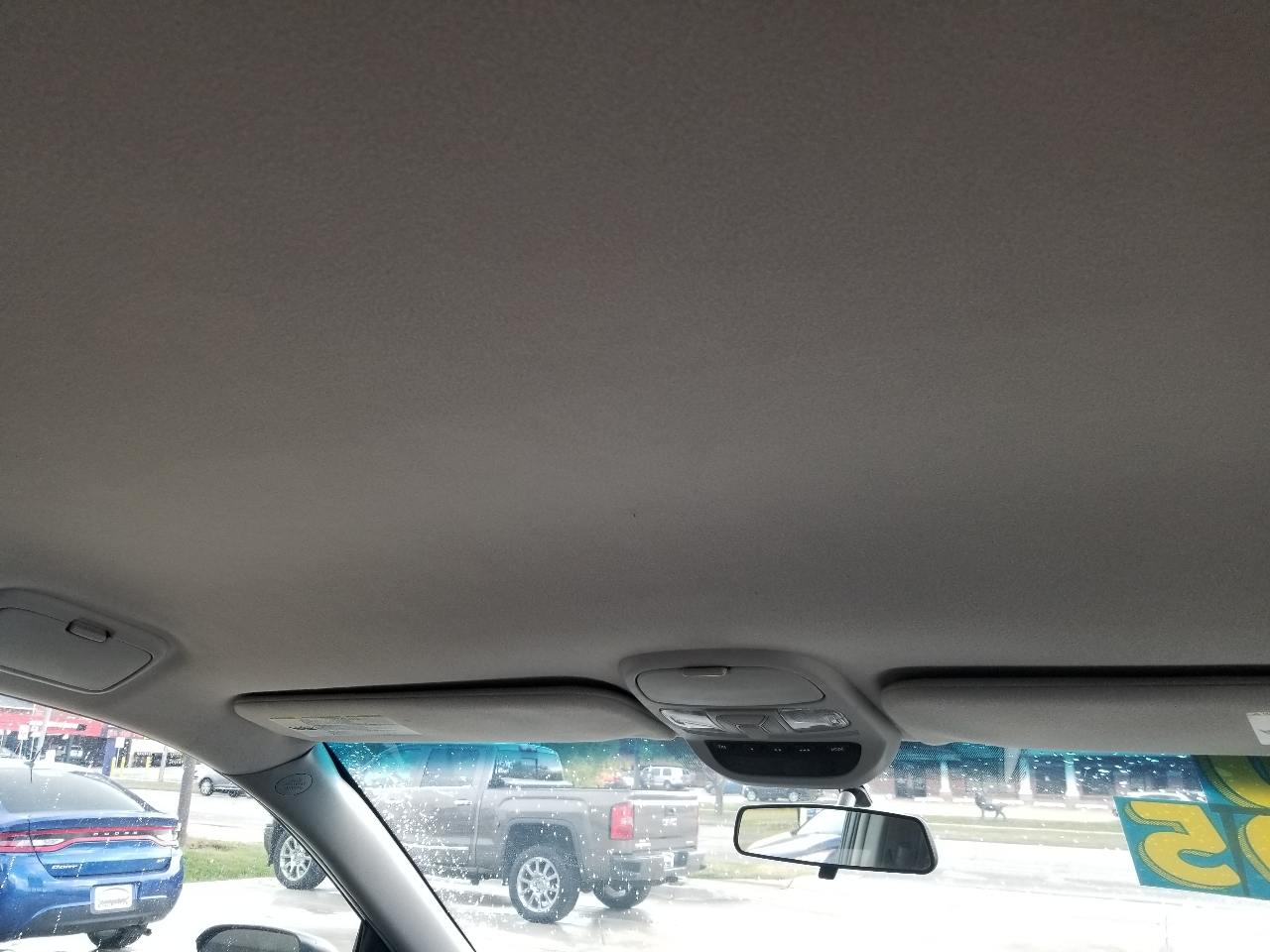 2010 Toyota Sienna LE photo 29