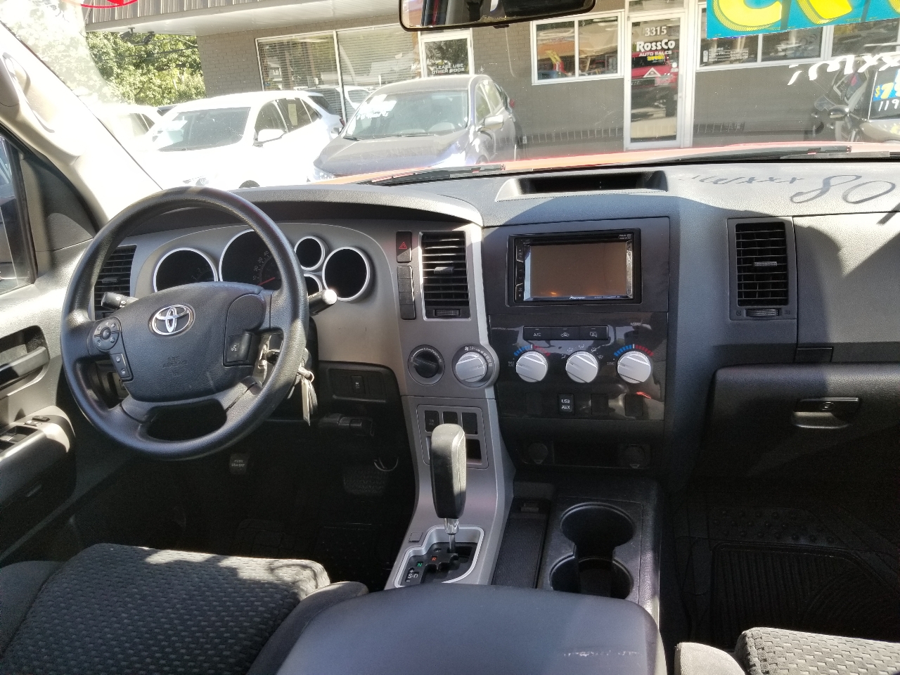 2011 Toyota Tundra SR5 photo 25