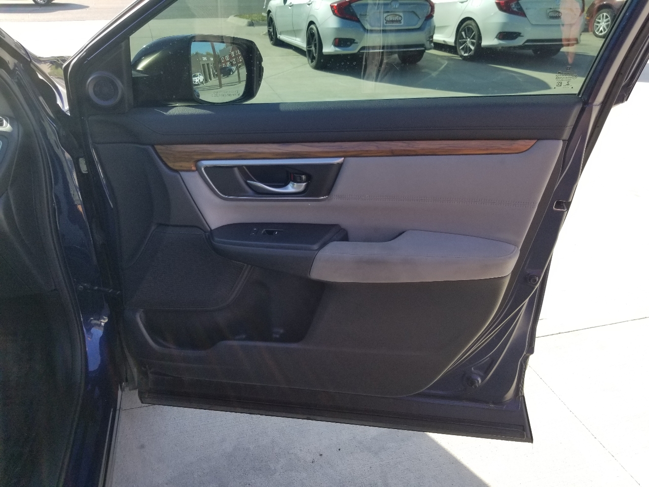 2017 Honda CR-V EX photo 22