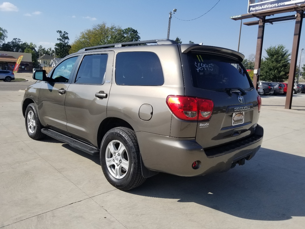 2011 Toyota Sequoia SR5 photo 4