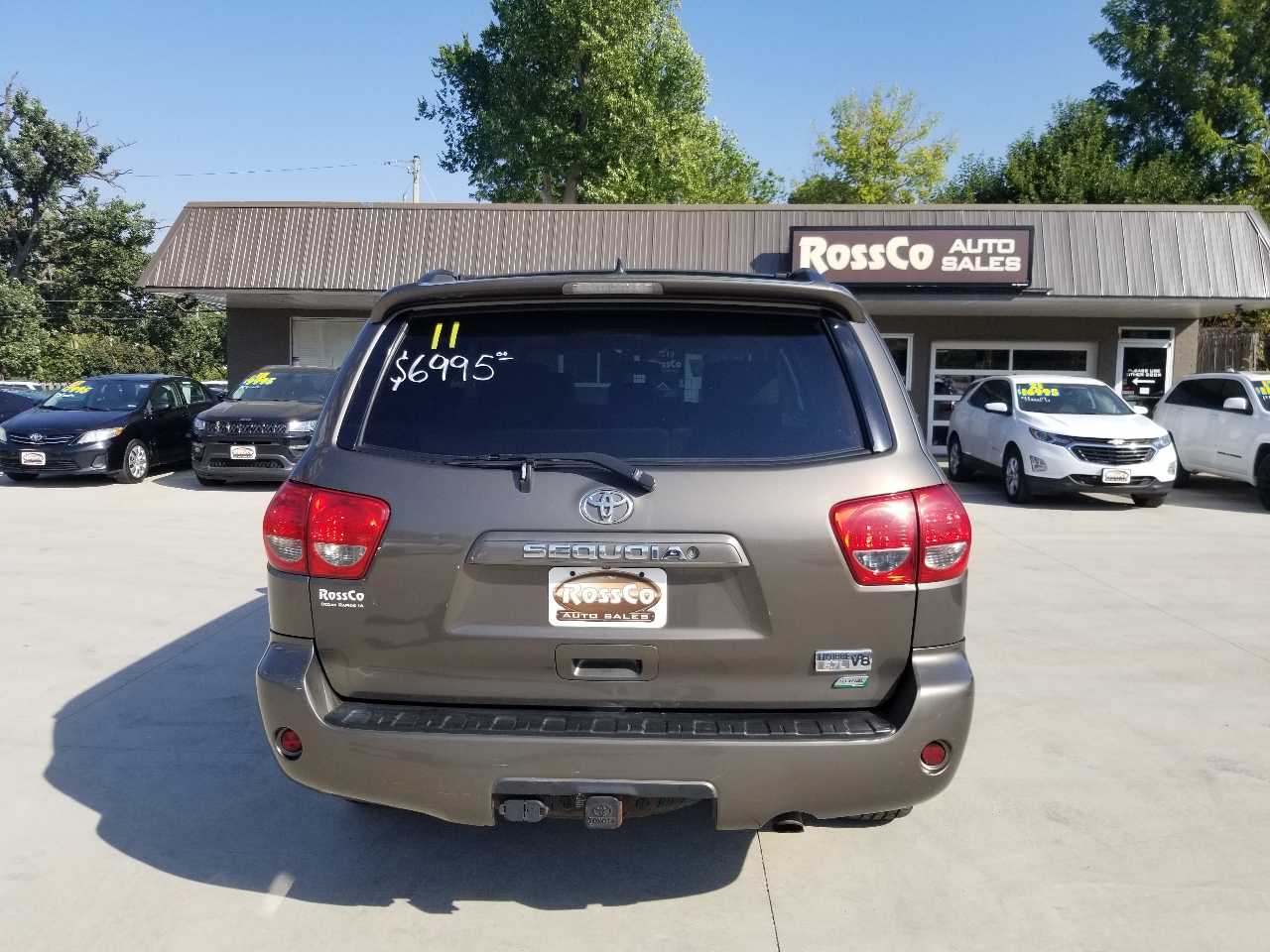 2011 Toyota Sequoia SR5 photo 5