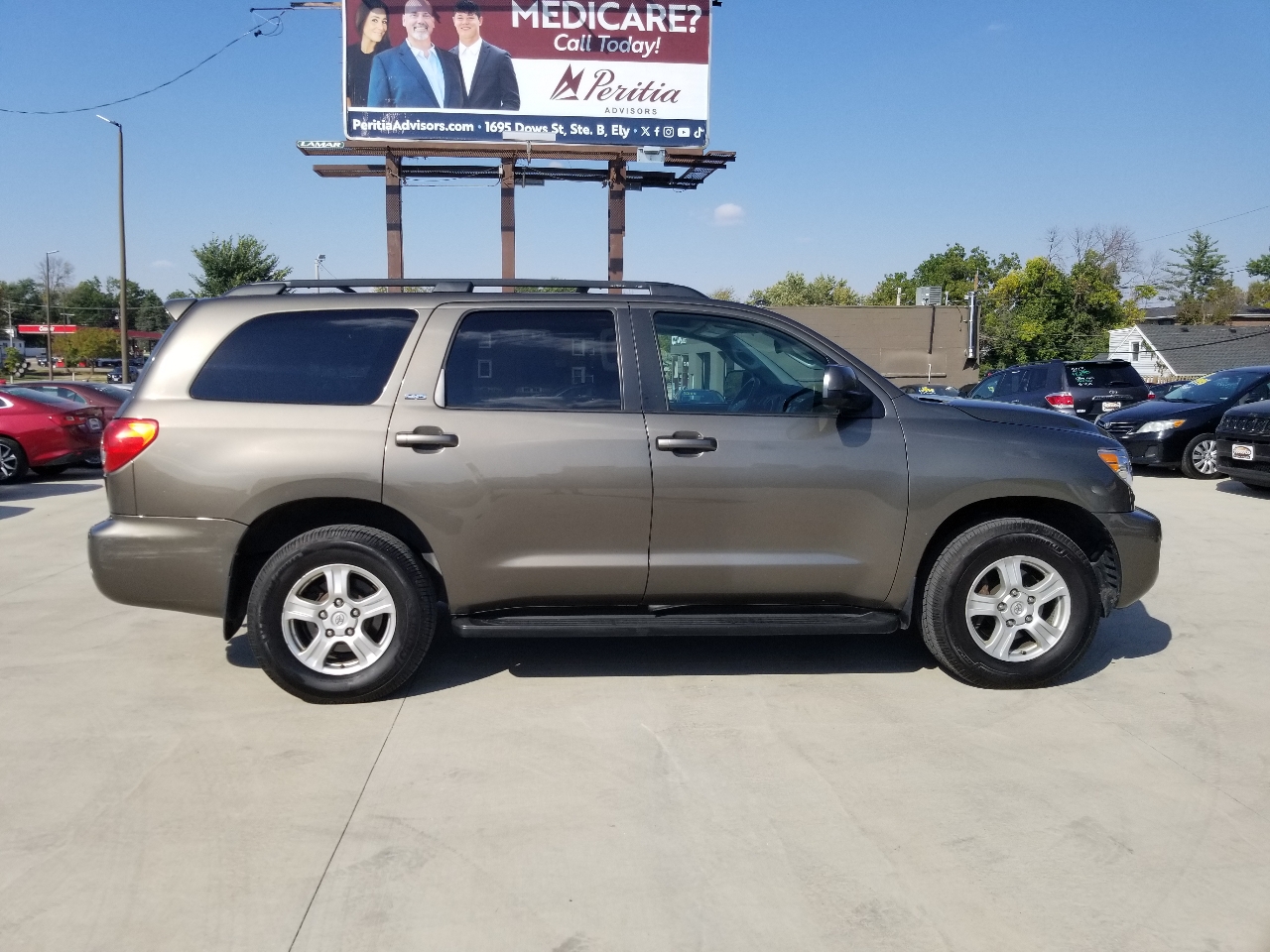 2011 Toyota Sequoia SR5 photo 7