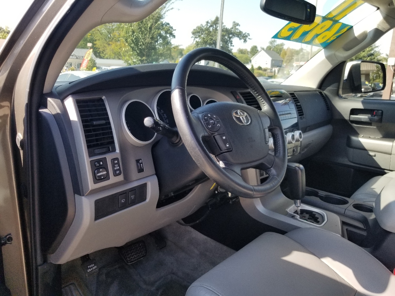 2011 Toyota Sequoia SR5 photo 14