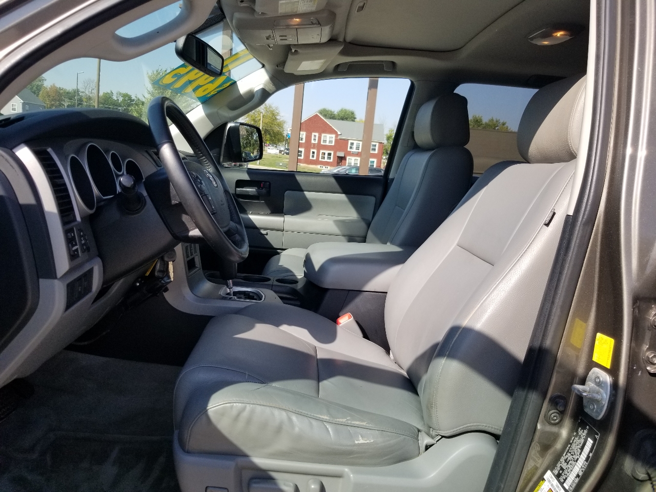 2011 Toyota Sequoia SR5 photo 15