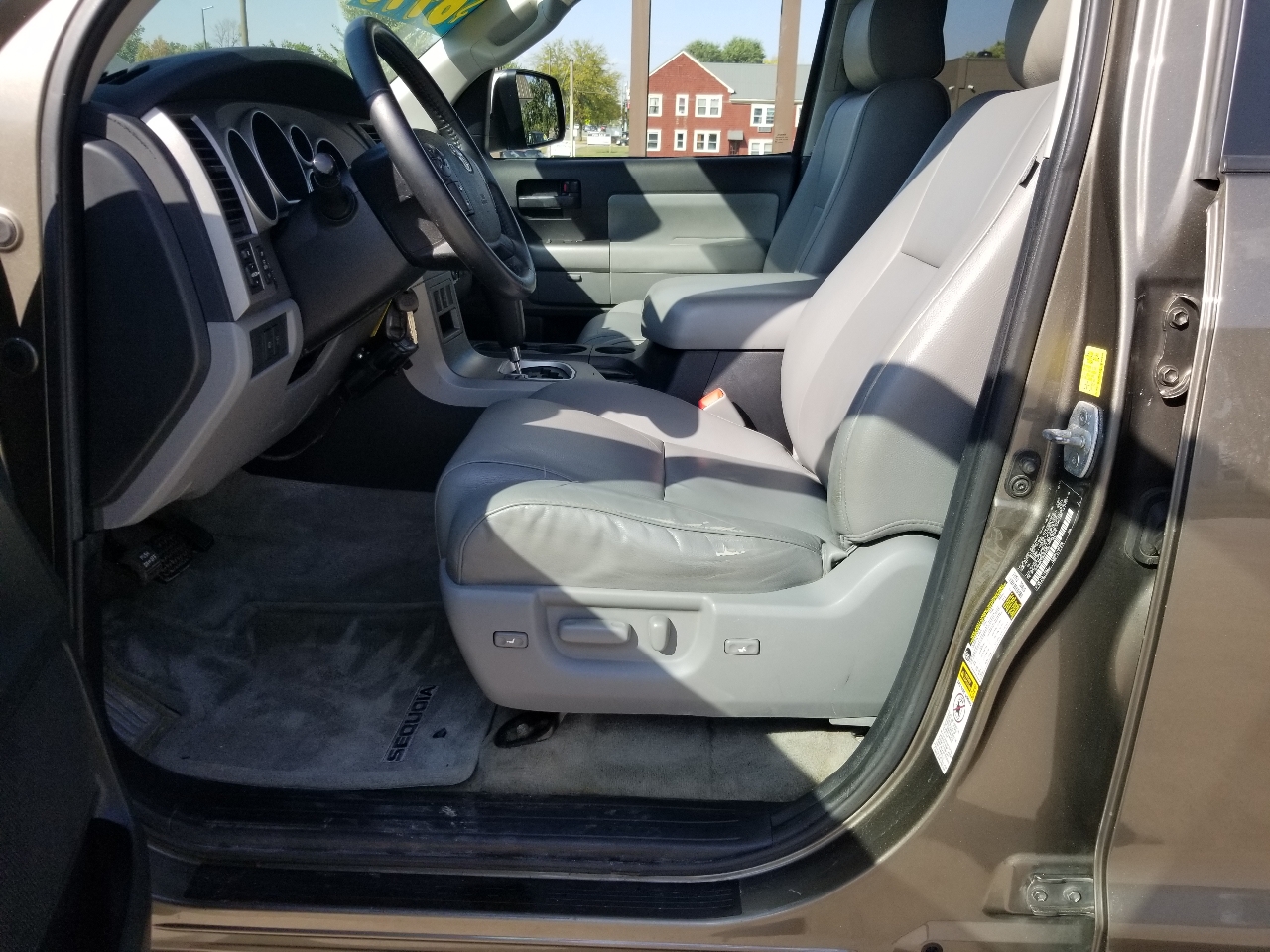 2011 Toyota Sequoia SR5 photo 16