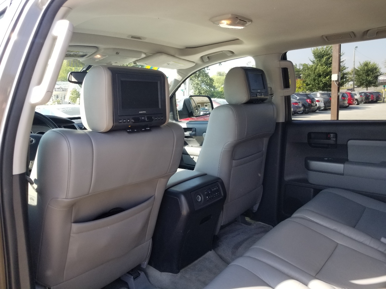 2011 Toyota Sequoia SR5 photo 19