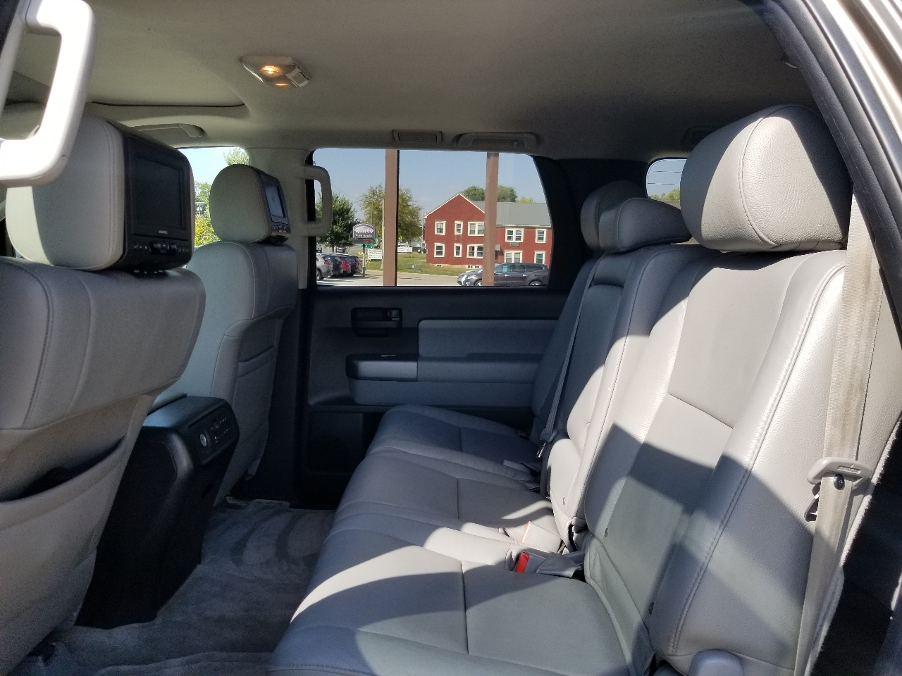 2011 Toyota Sequoia SR5 photo 20