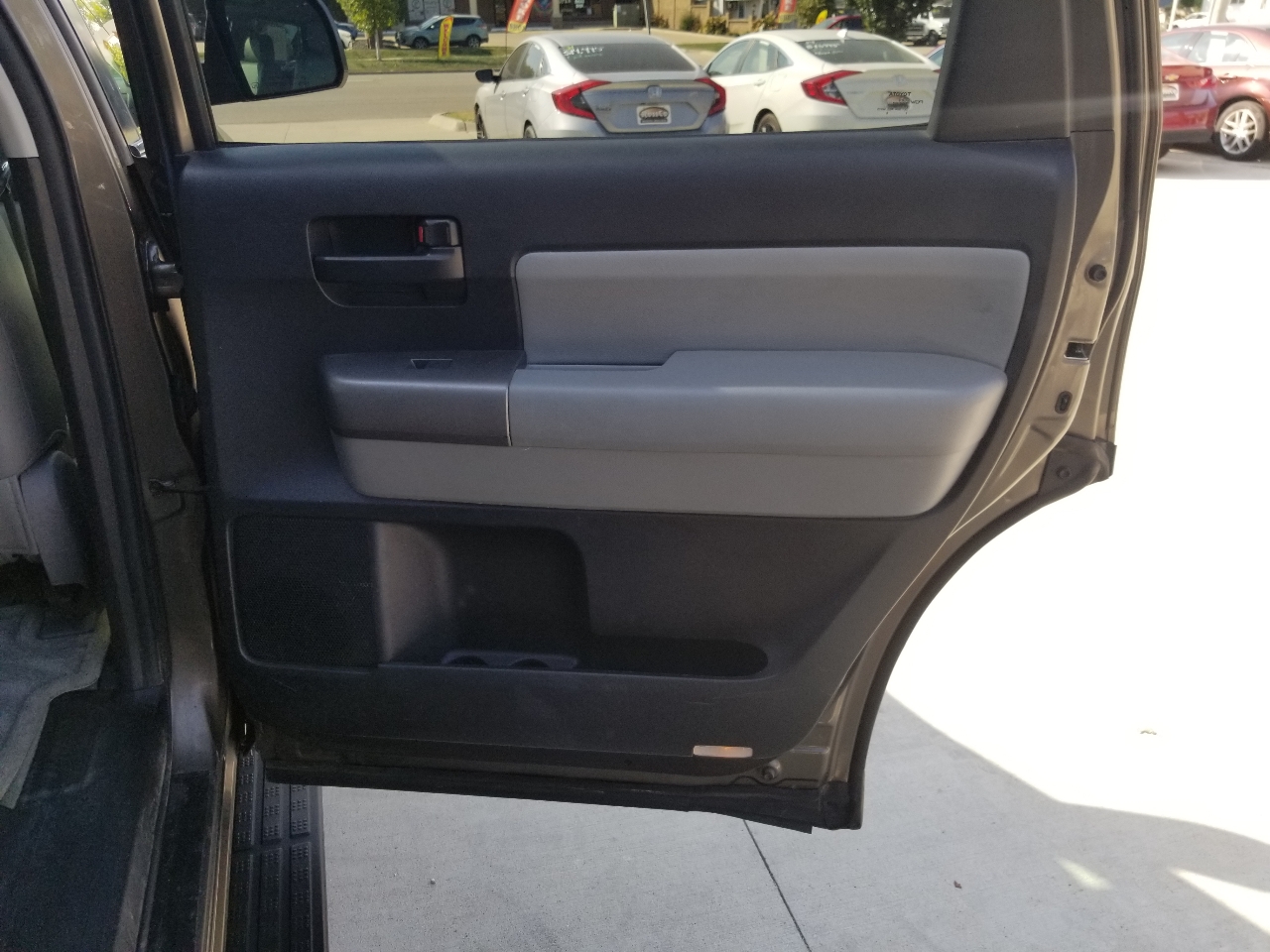 2011 Toyota Sequoia SR5 photo 31