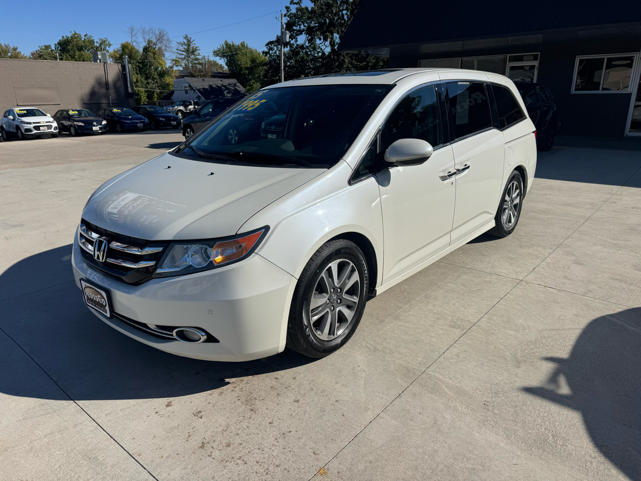 2015 Honda Odyssey Touring Elite photo 2