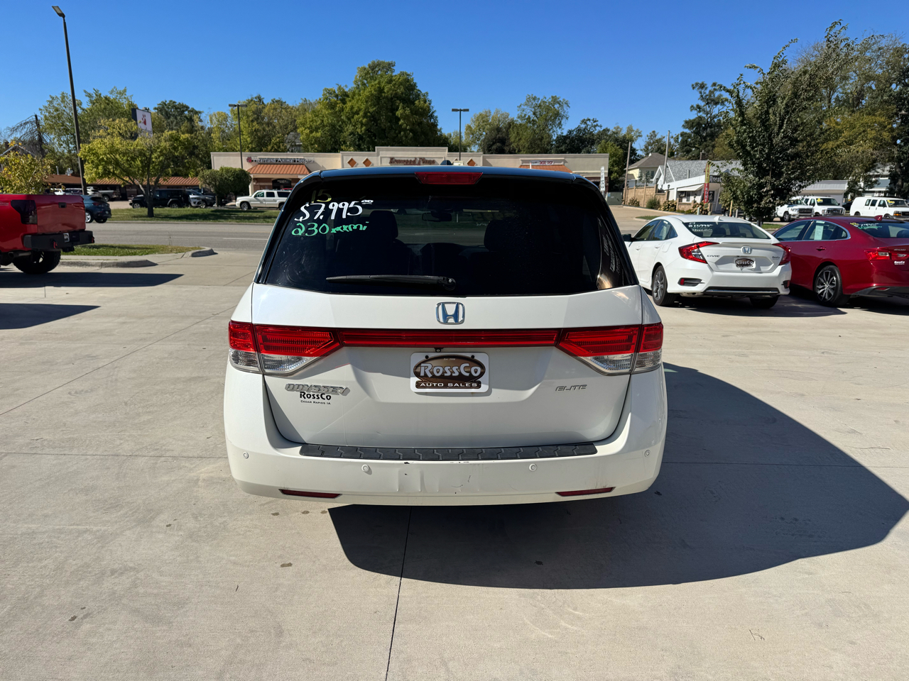 2015 Honda Odyssey Touring Elite photo 4