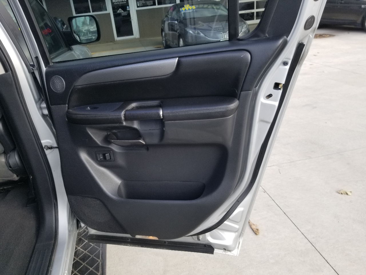 Nissan Armada SL 4WD 2012 Nissan Armada SL 4WD 2012